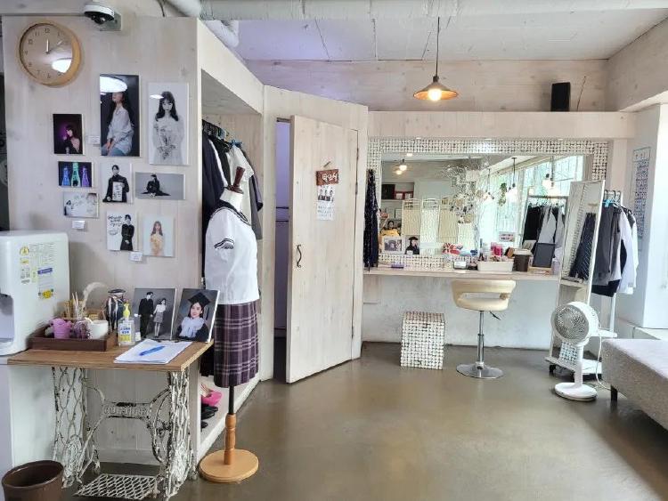 홍대 증명사진관 비교, 1만2천원 vs 5만원 인생샷 차이 충격!